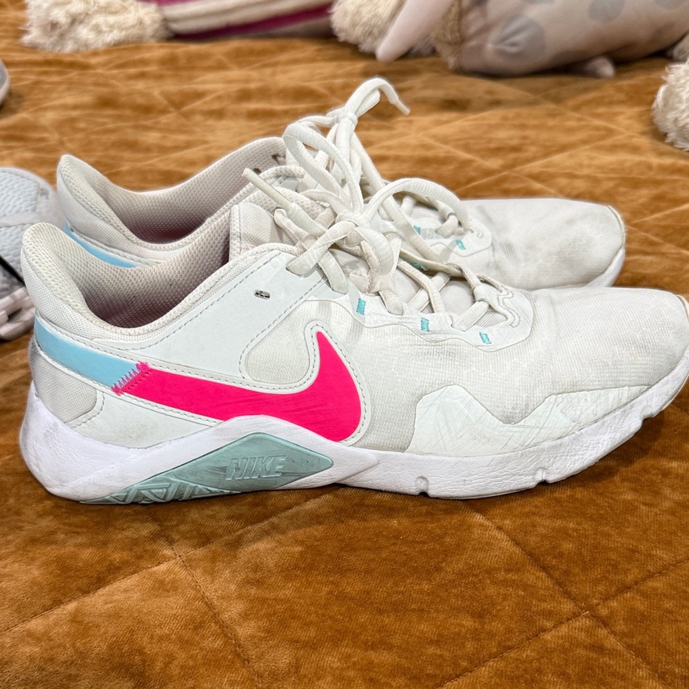 Nike Women's White and Pink Sneakers